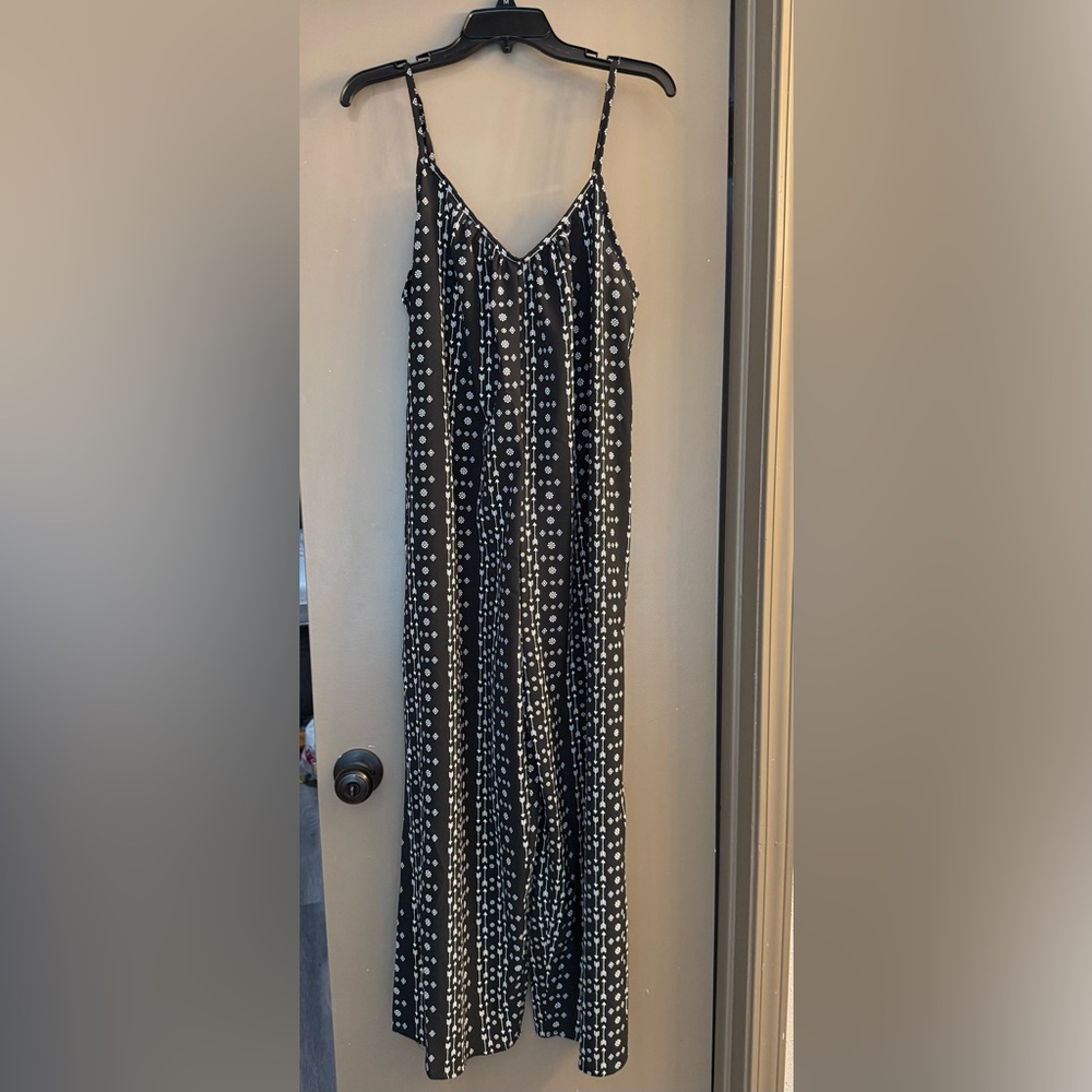 Stylish Black and White Patterned Women's Jumpsuit